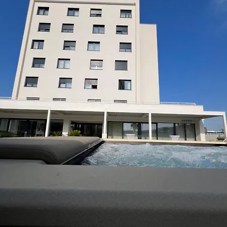 Hotel Capris Boutique 4*