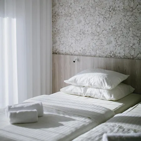 Capris Boutique קופר