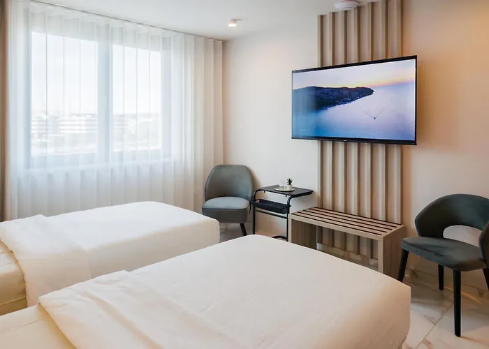 Capris Boutique Hotel 4*