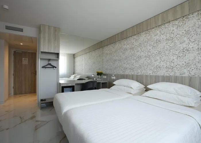 Hotel Capris Boutique 4*